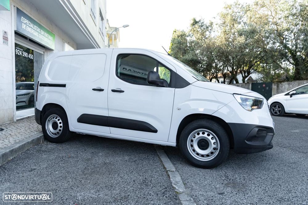 Opel Combo EV 50 kwh 300 kms - 14