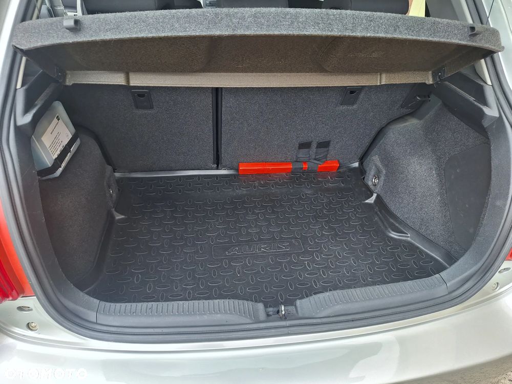 Toyota Auris 1.4 VVT-i Luna - 11