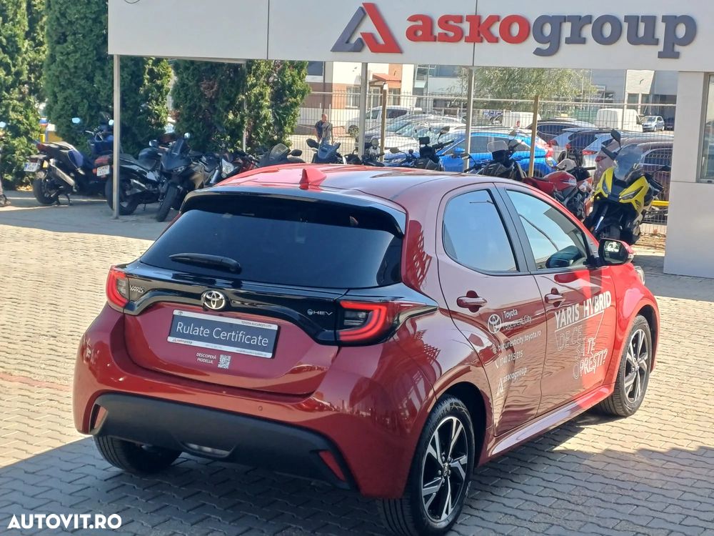Toyota Yaris 1.5 VVT-i HSD Dynamic Plus Bi-tone - 4