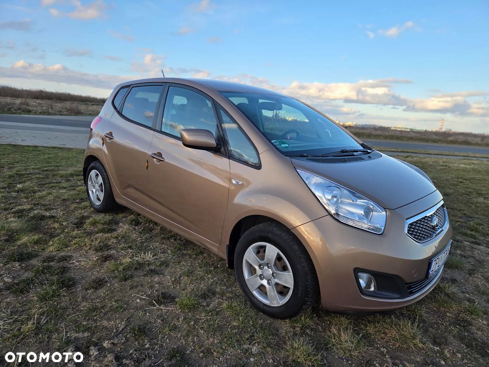 Kia Venga - 30