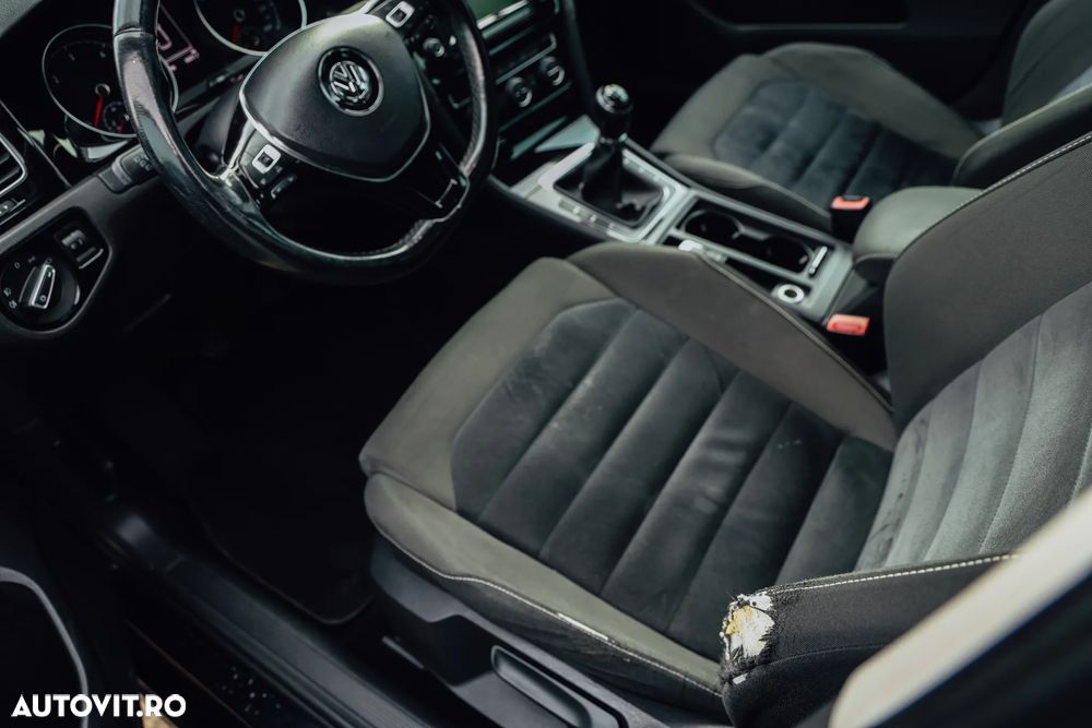 Volkswagen Golf 1.6 TDI BlueMotion Technology Comfortline - 34