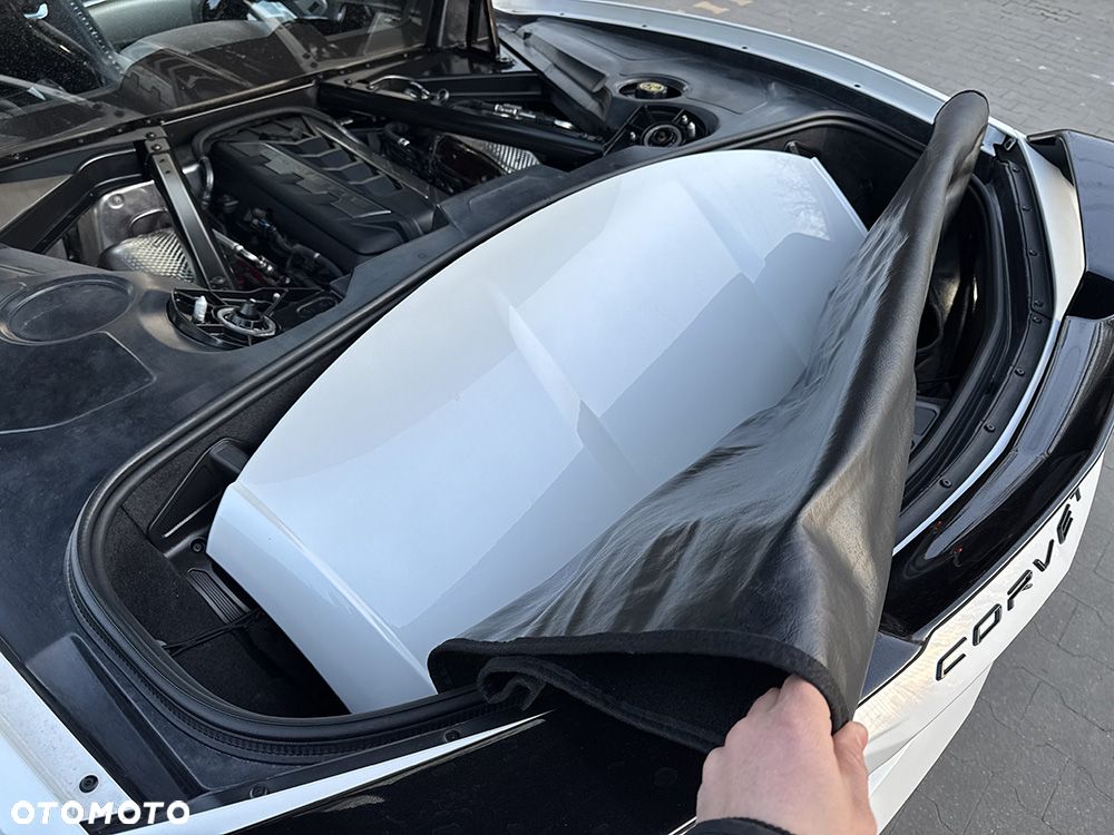 Chevrolet Corvette - 32