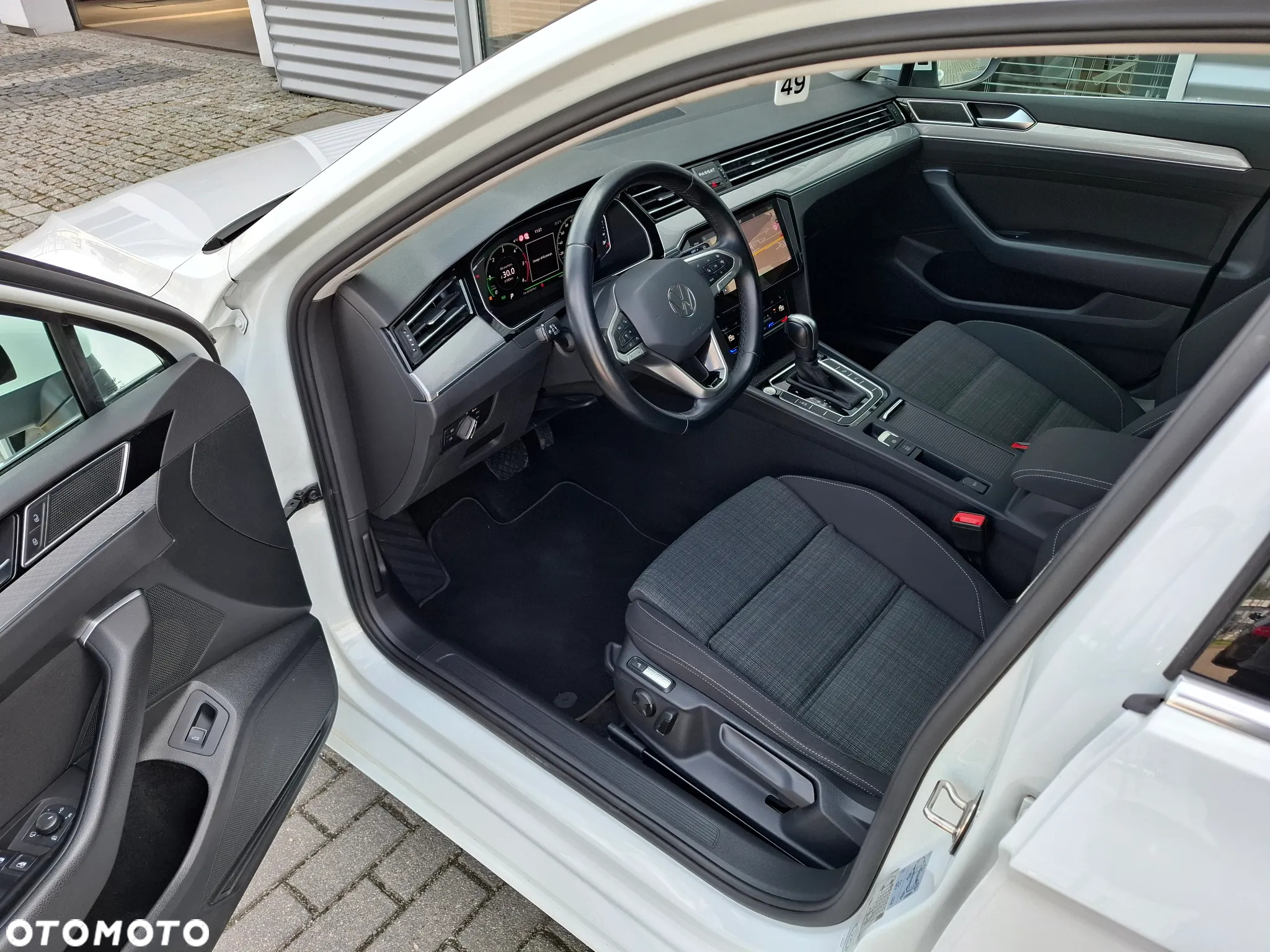 Volkswagen Passat Variant 2.0 TDI SCR DSG Business - 14