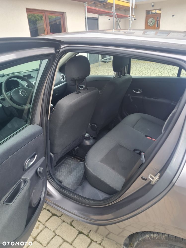 Renault Clio - 7
