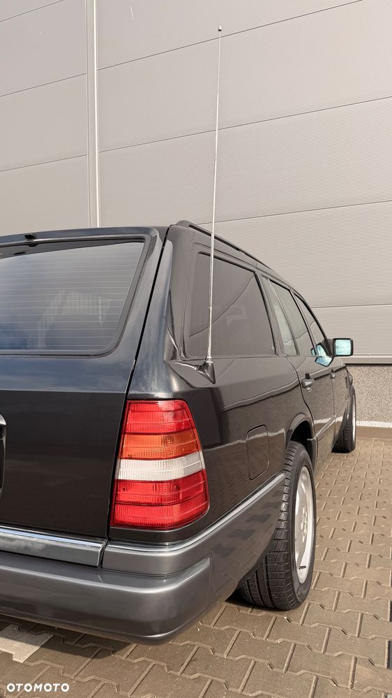 Mercedes-Benz W124 (1984-1993) - 16
