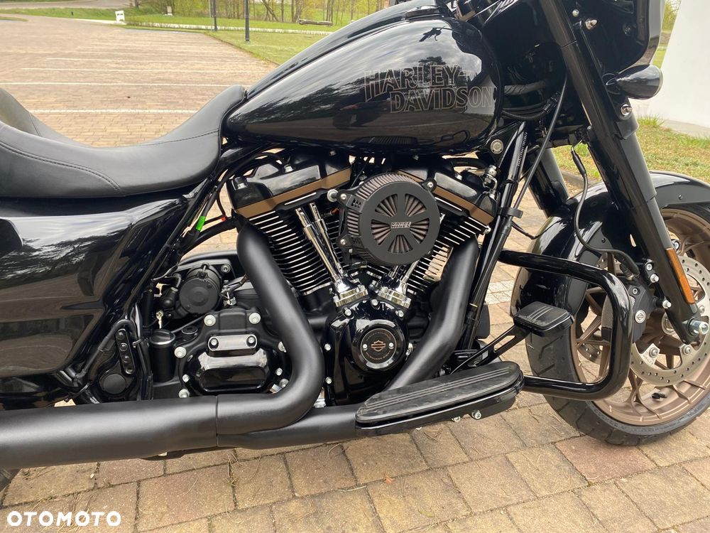 Harley-Davidson Touring Street Glide - 11