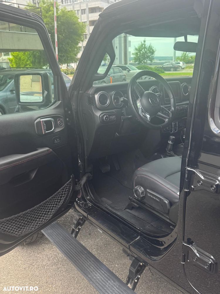 Jeep Wrangler - 4