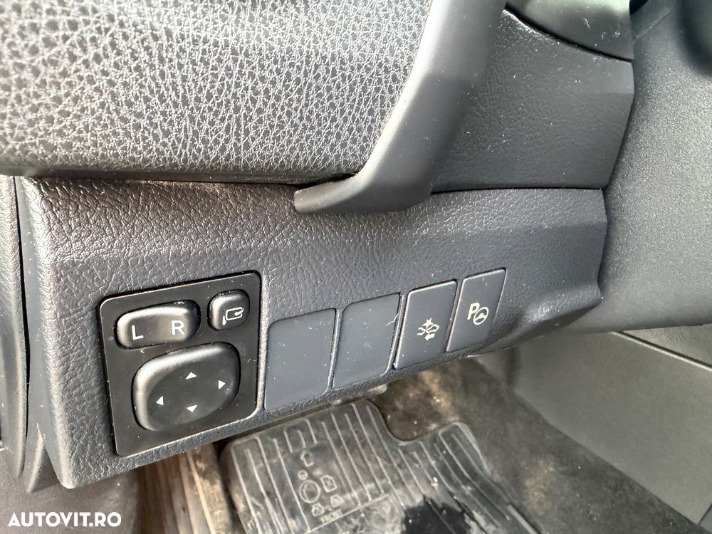 Toyota Auris 1.8 L VVT-i Sol + - 14