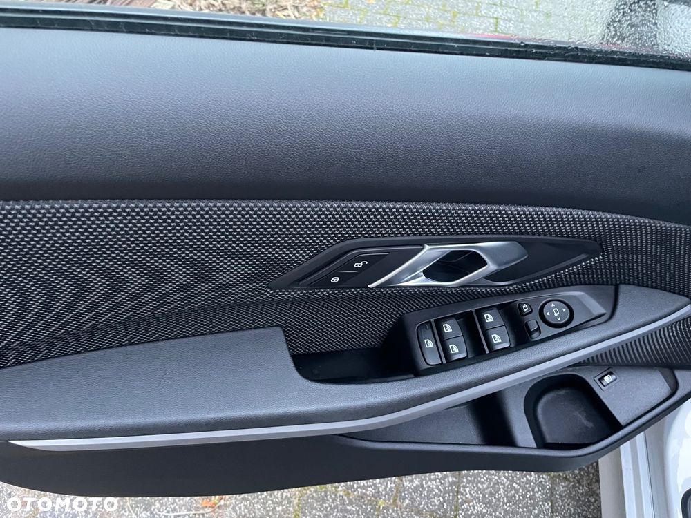 BMW Seria 3 330e iPerformance Sport Line - 2