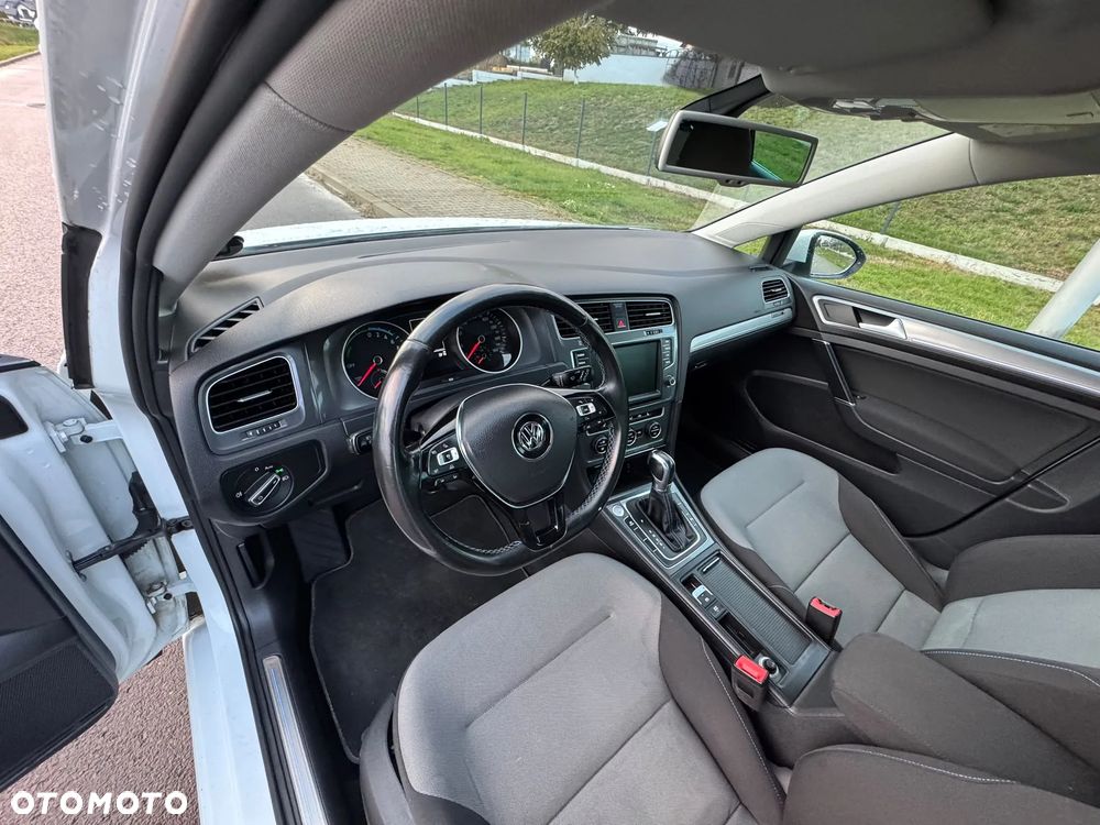 Volkswagen Golf e-Golf - 13