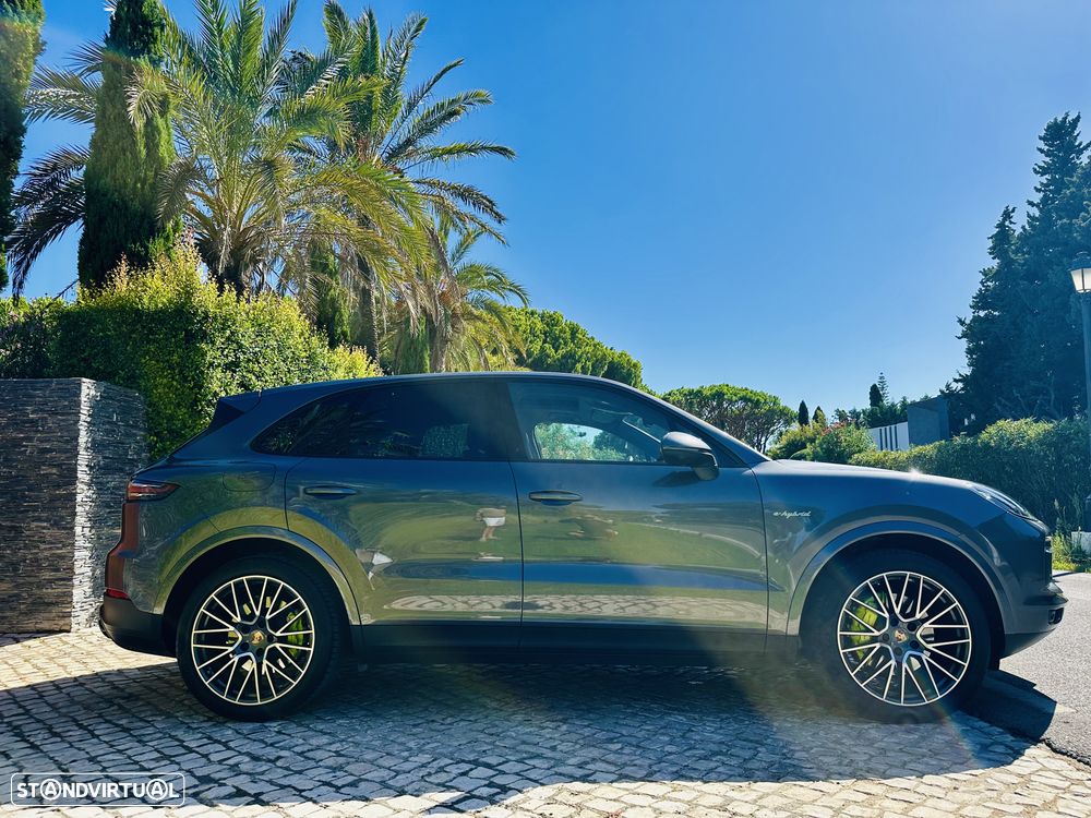 Porsche Cayenne - 10