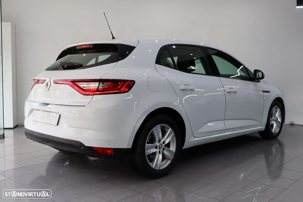 Renault MEGANE 4 - 19
