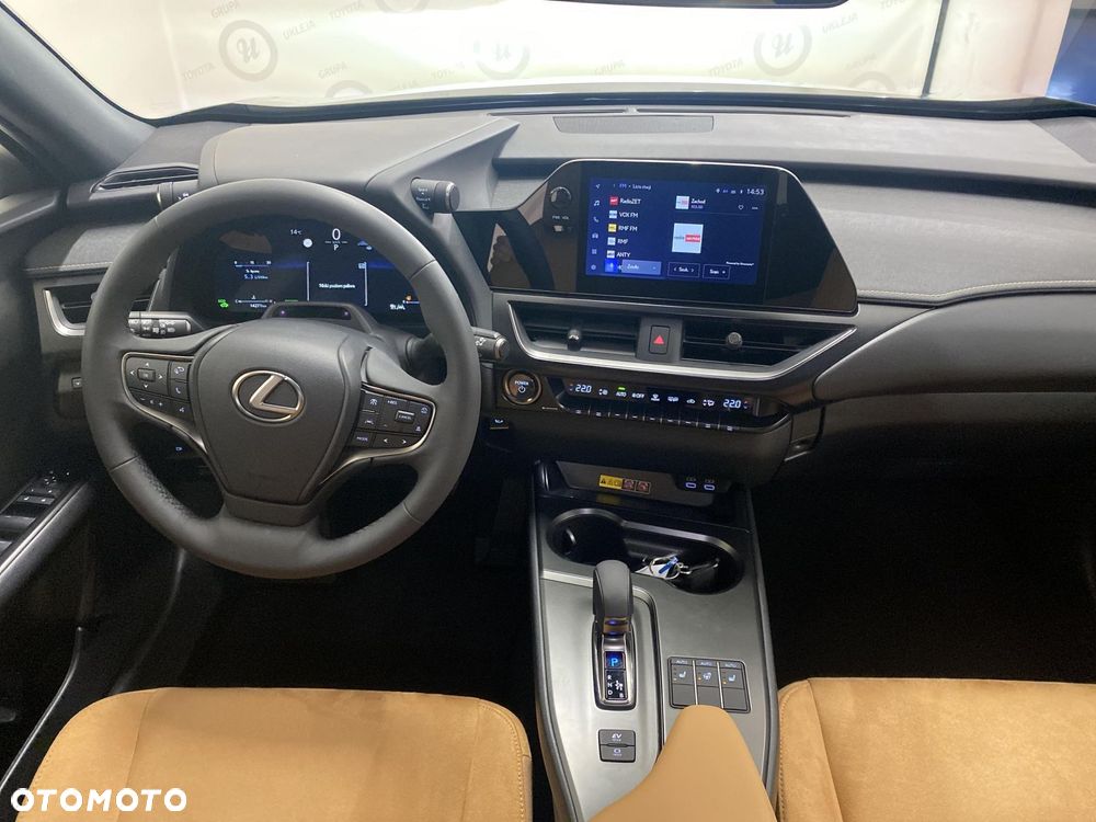 Lexus UX 300h Business - 11