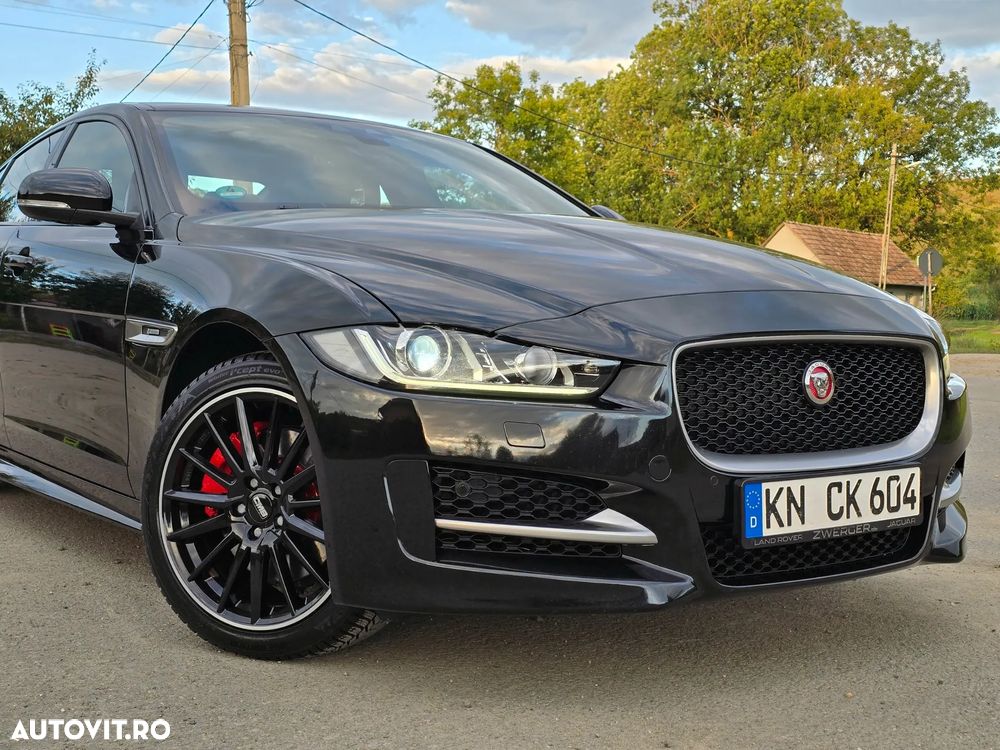 Jaguar XE 2.0 AWD R-Sport - 9