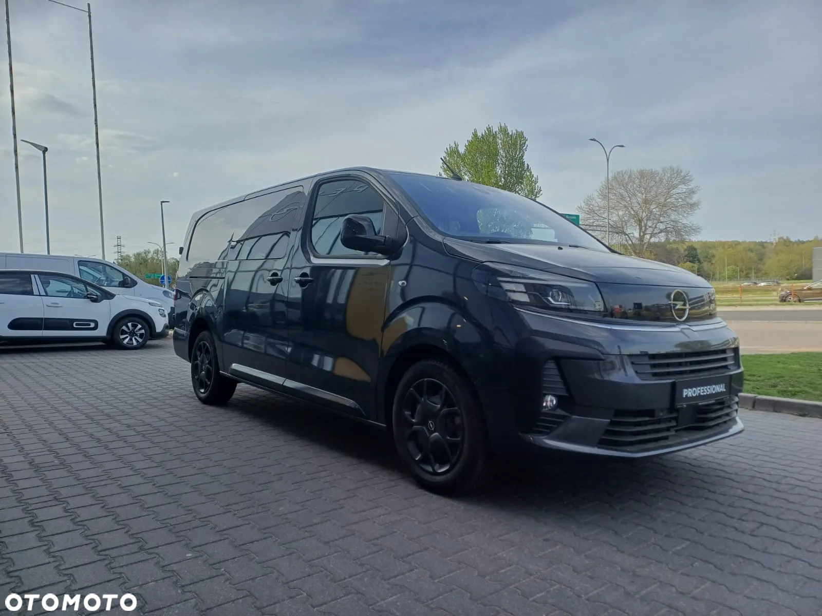Opel VIVARO Brygadowy EXTRA LONG 2.0 diesel 144KM MT6 - 12