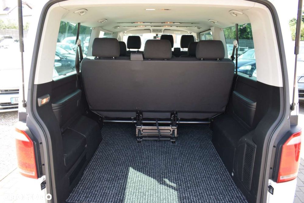 Volkswagen Caravelle - 10