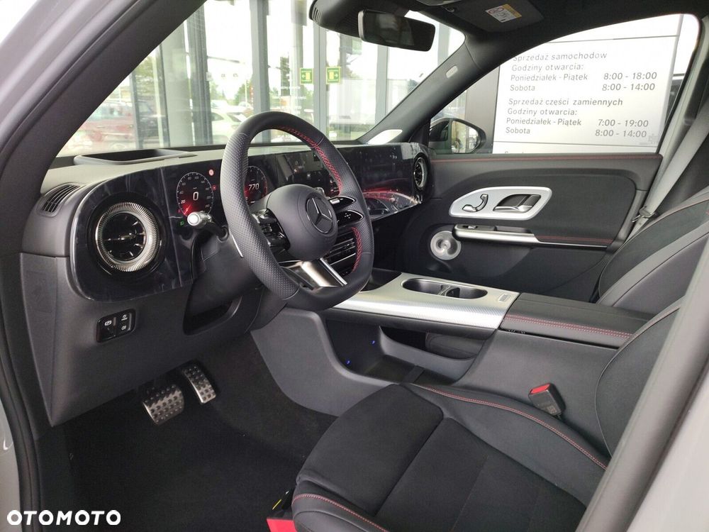 Mercedes-Benz GLB - 10
