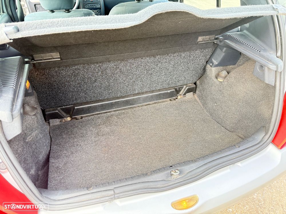 Renault Clio 1.2 16V Authentique - 22