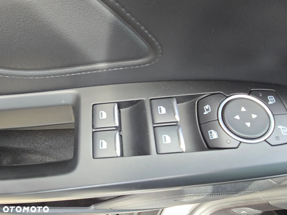 Ford Focus 1.5 EcoBlue Start-Stopp-System TITANIUM - 18
