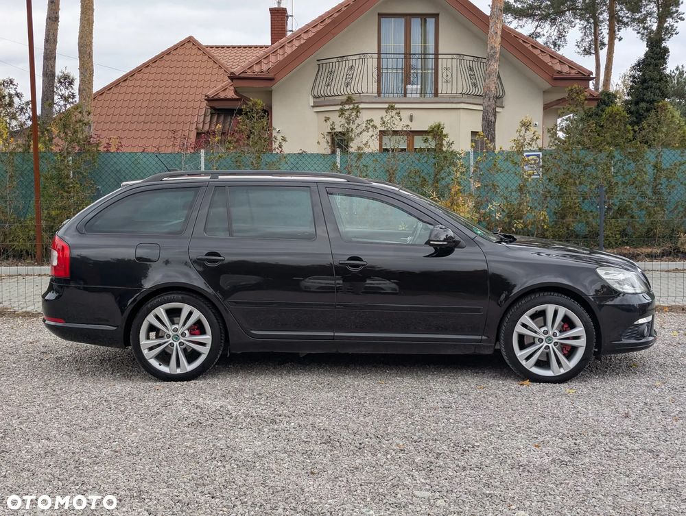 Skoda Octavia Combi 2.0 TSI RS - 8