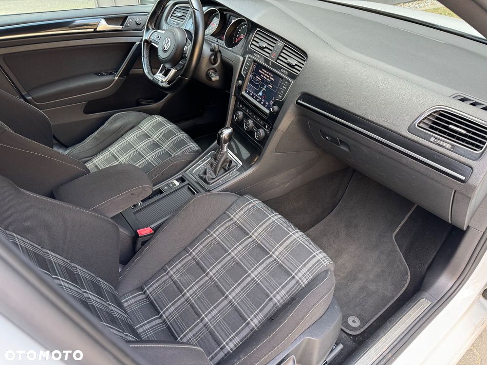 Volkswagen Golf GTD 2.0 TDI SCR DSG - 25
