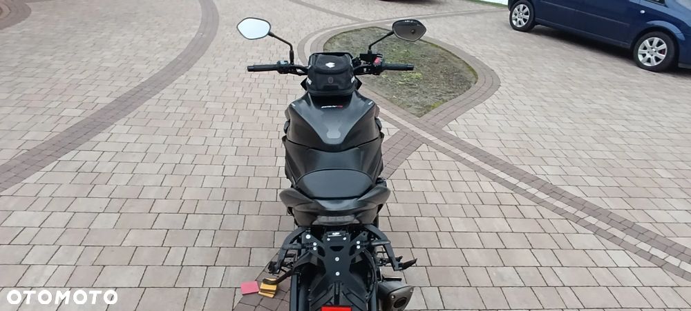 Suzuki GSX 1000 - 7