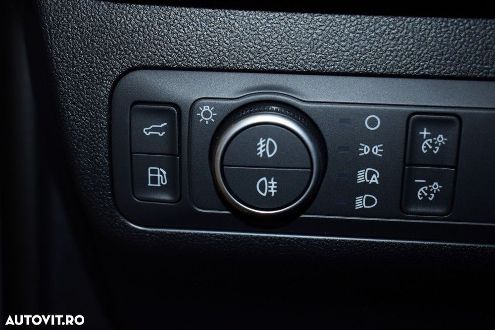 Ford Kuga - 25