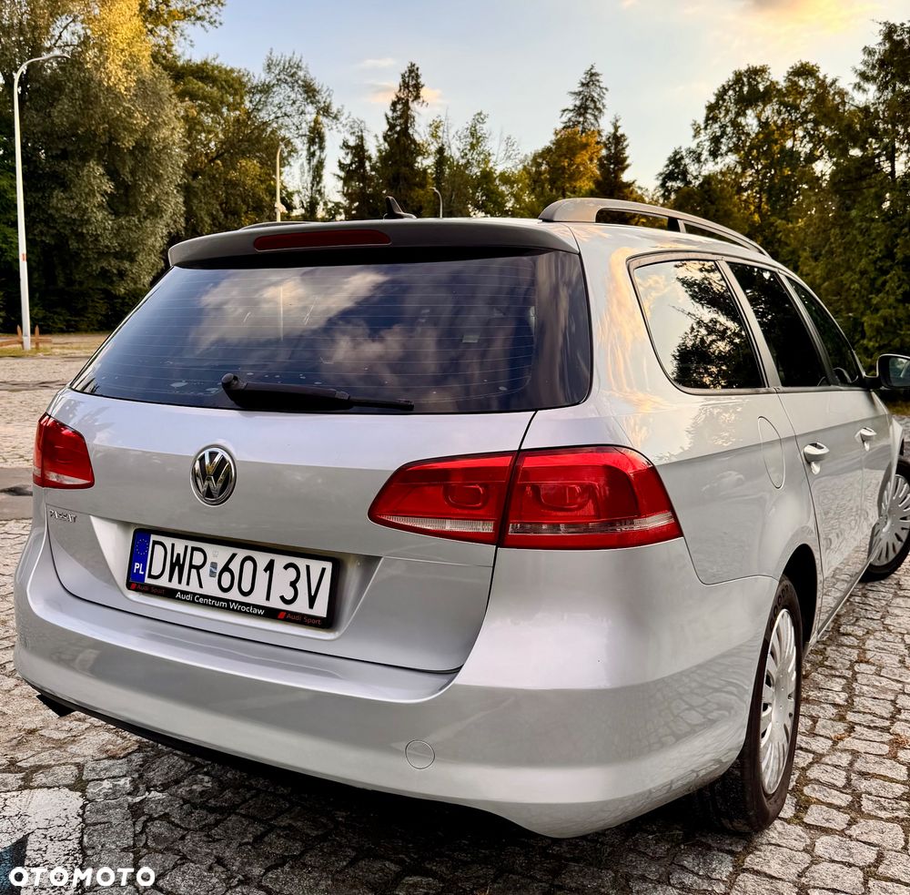 Volkswagen Passat - 4