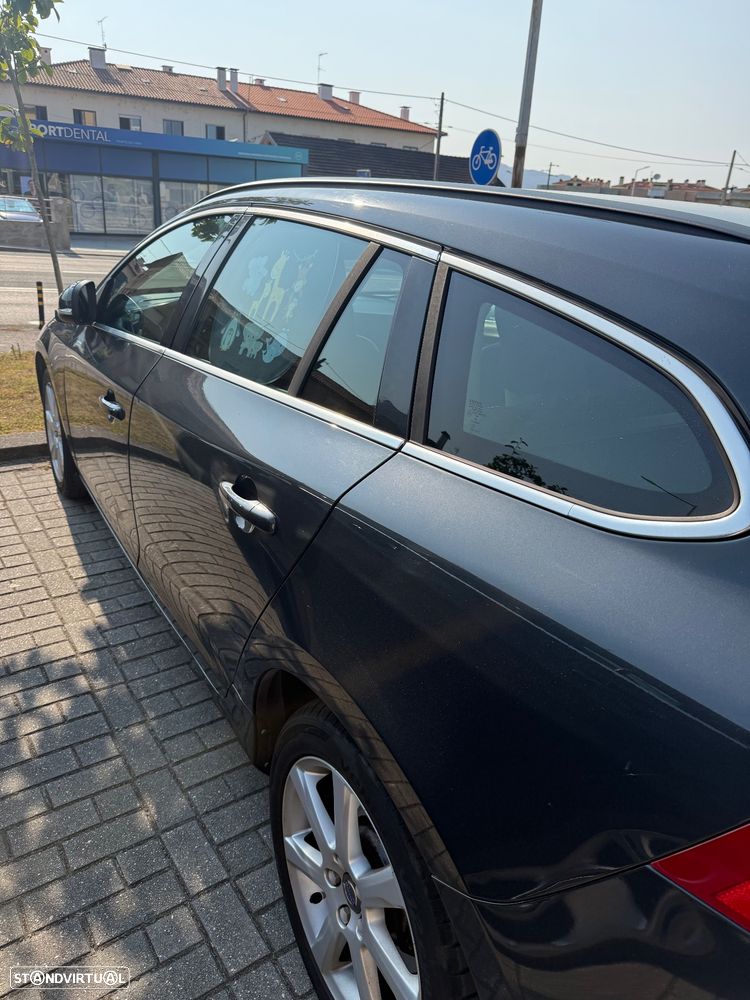 Volvo V60 2.0 D2 R-Design - 16