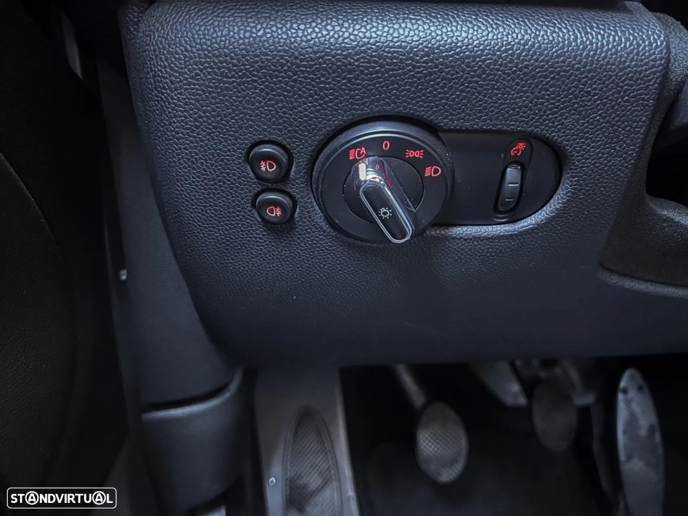 MINI 5 Portas Cooper D - 12