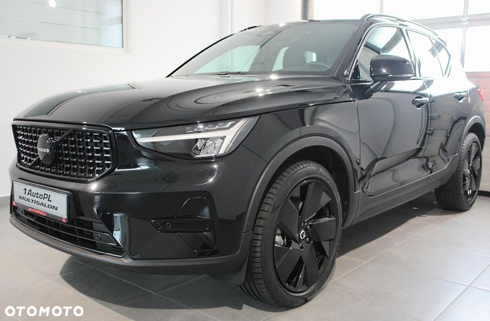 Volvo XC 40 B3 B DKG Plus Black Edition - 2
