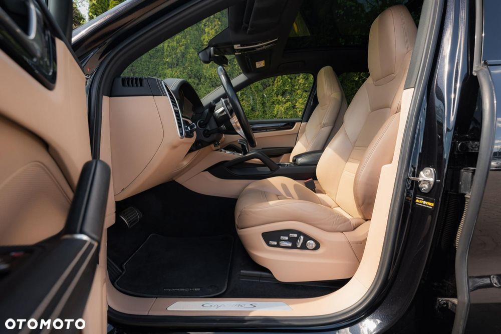 Porsche Cayenne S - 14