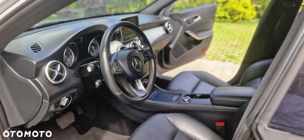 Mercedes-Benz CLA 250 7G-DCT Sport - 13