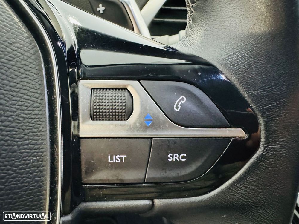 Peugeot 3008 1.2 PureTech Allure EAT6 - 18