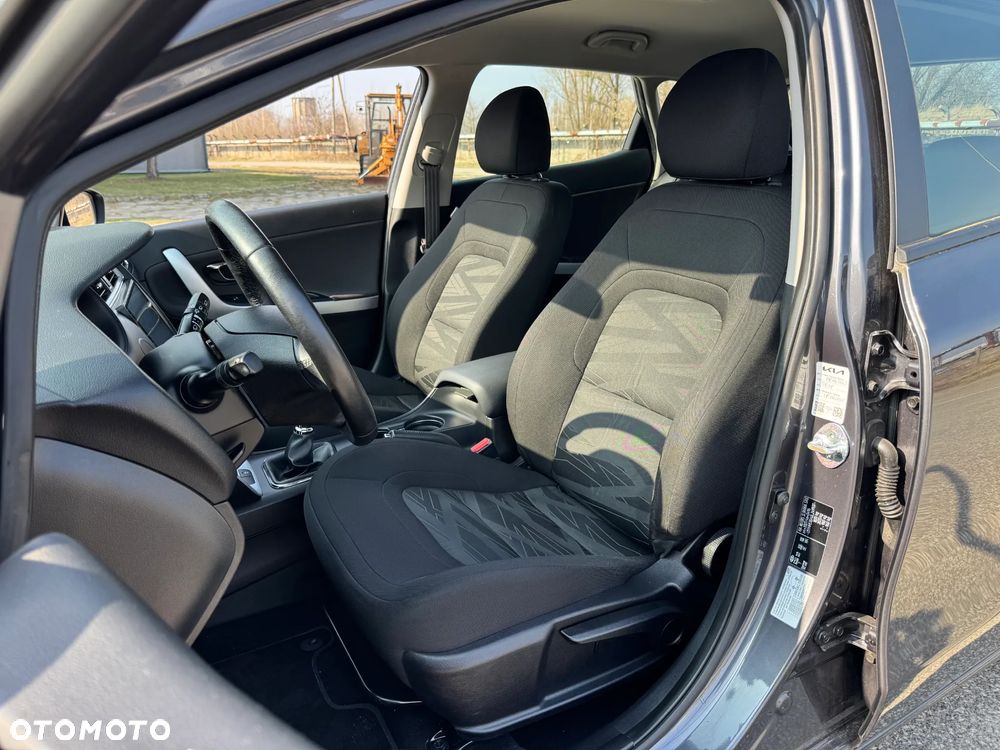 Kia Ceed 1.4 CVVT Dream Team Edition - 4