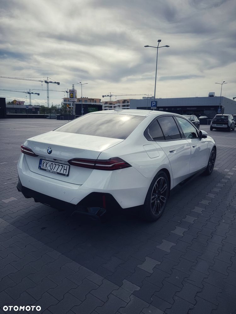 BMW Seria 5 520d mHEV M Sport - 2