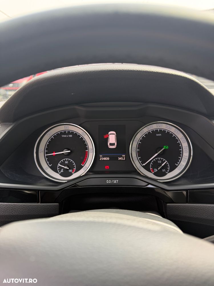 Skoda Superb 2.0 TDI DSG L&K - 2