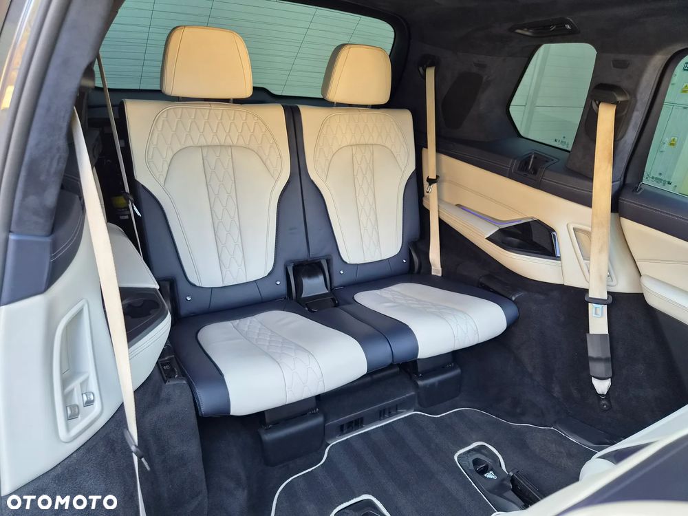 BMW X7 M50d sport - 9