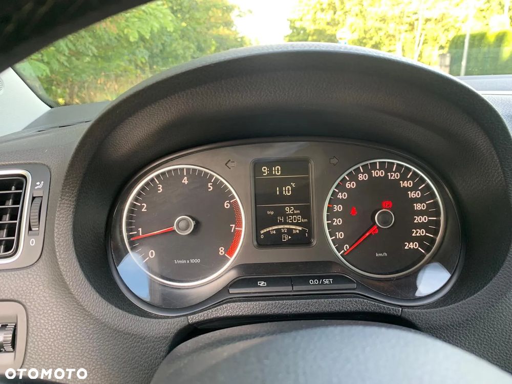 Volkswagen Polo 1.4 16V Highline - 10