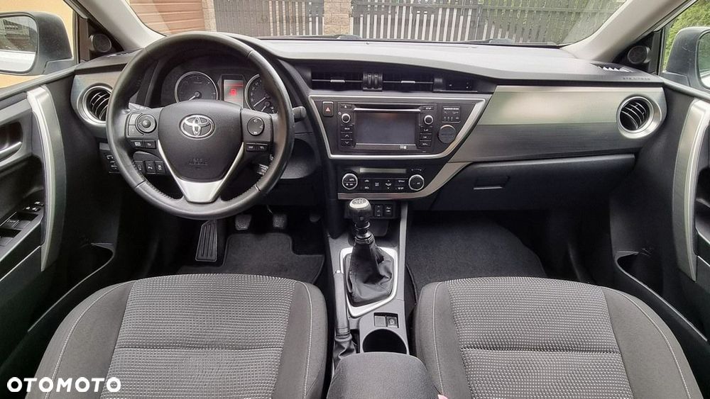 Toyota Auris - 12