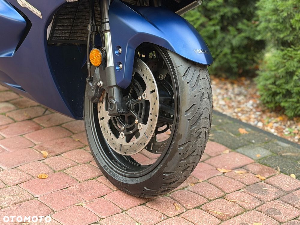 Yamaha FJR - 21