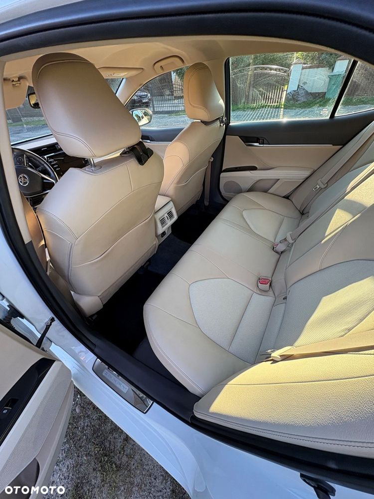 Toyota Camry 2.5 Hybrid Executive CVT - 7