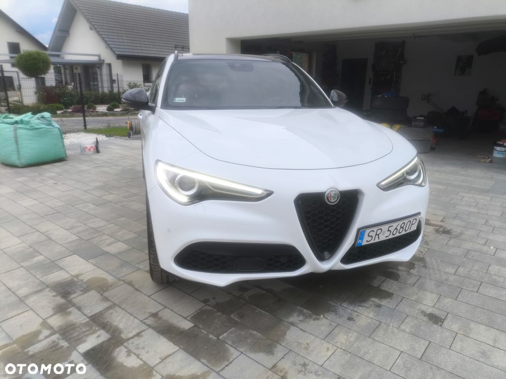 Alfa Romeo Stelvio 2.0 Turbo B-Tech Edition Q4 - 26