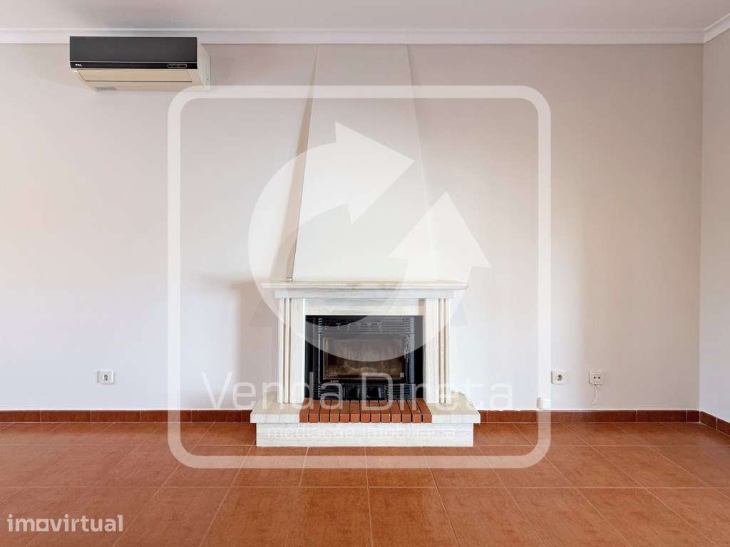Moradia T3+1 com terraço e cave em Azeitão, Setúbal. - Grande imagem: 4/35