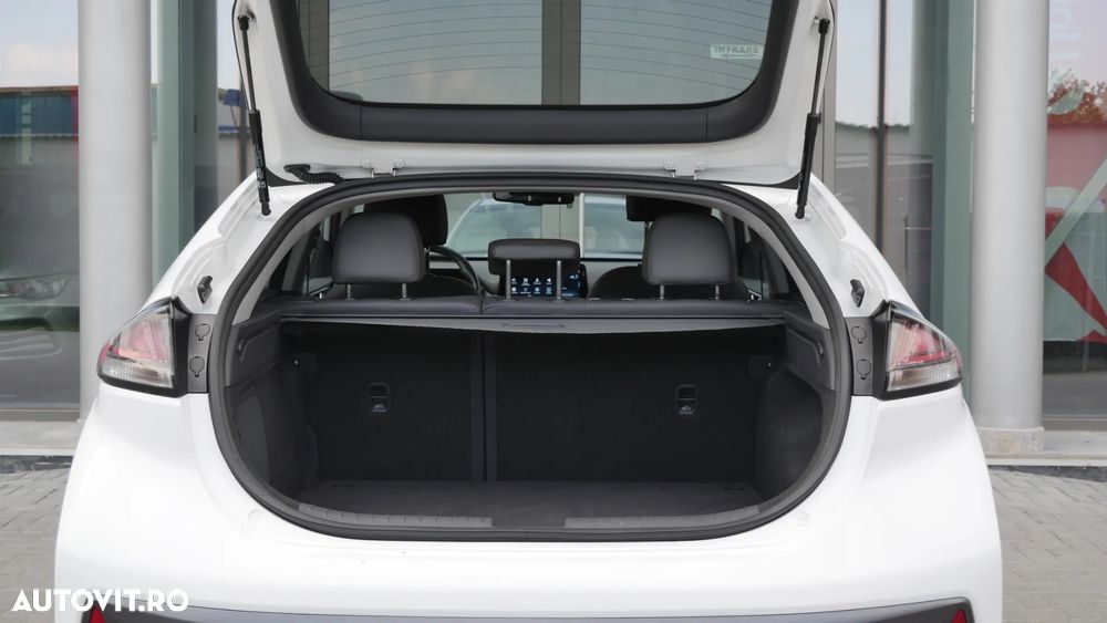 Hyundai IONIQ 1.6 GDI Premium - 39
