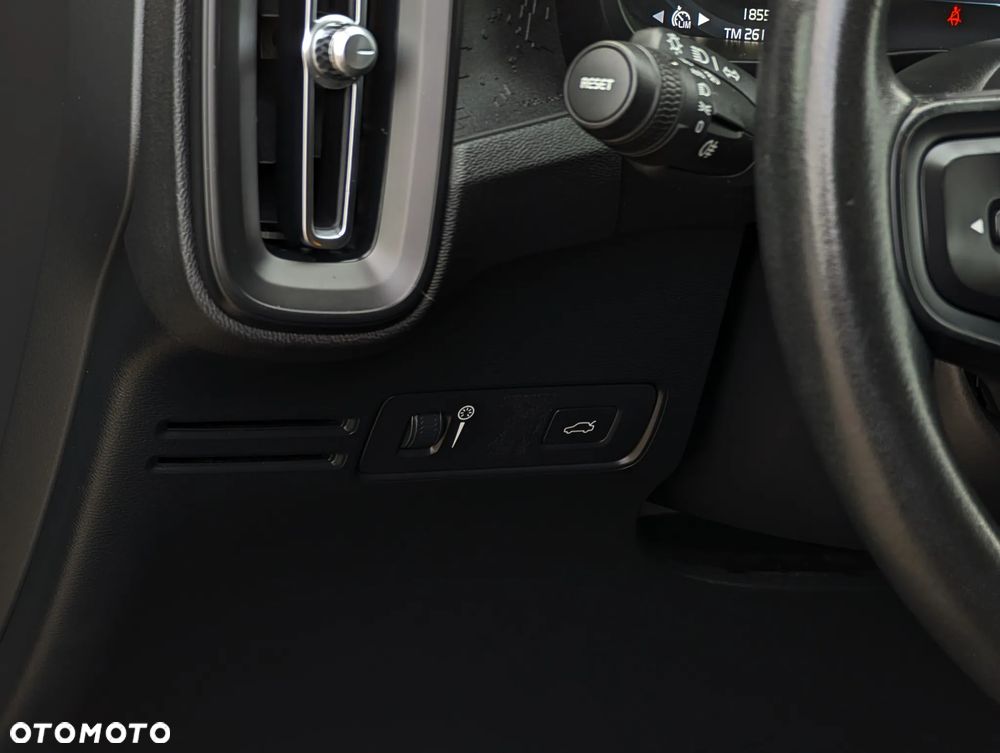 Volvo XC 40 T3 Momentum - 20