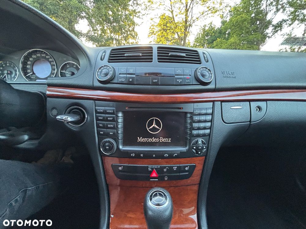 Mercedes-Benz Klasa E 220 T CDI Automatik Classic DPF - 11