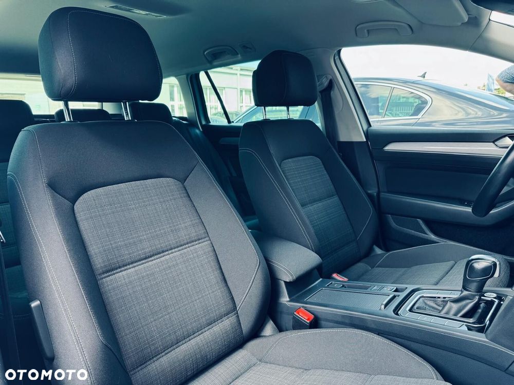 Volkswagen Passat - 15