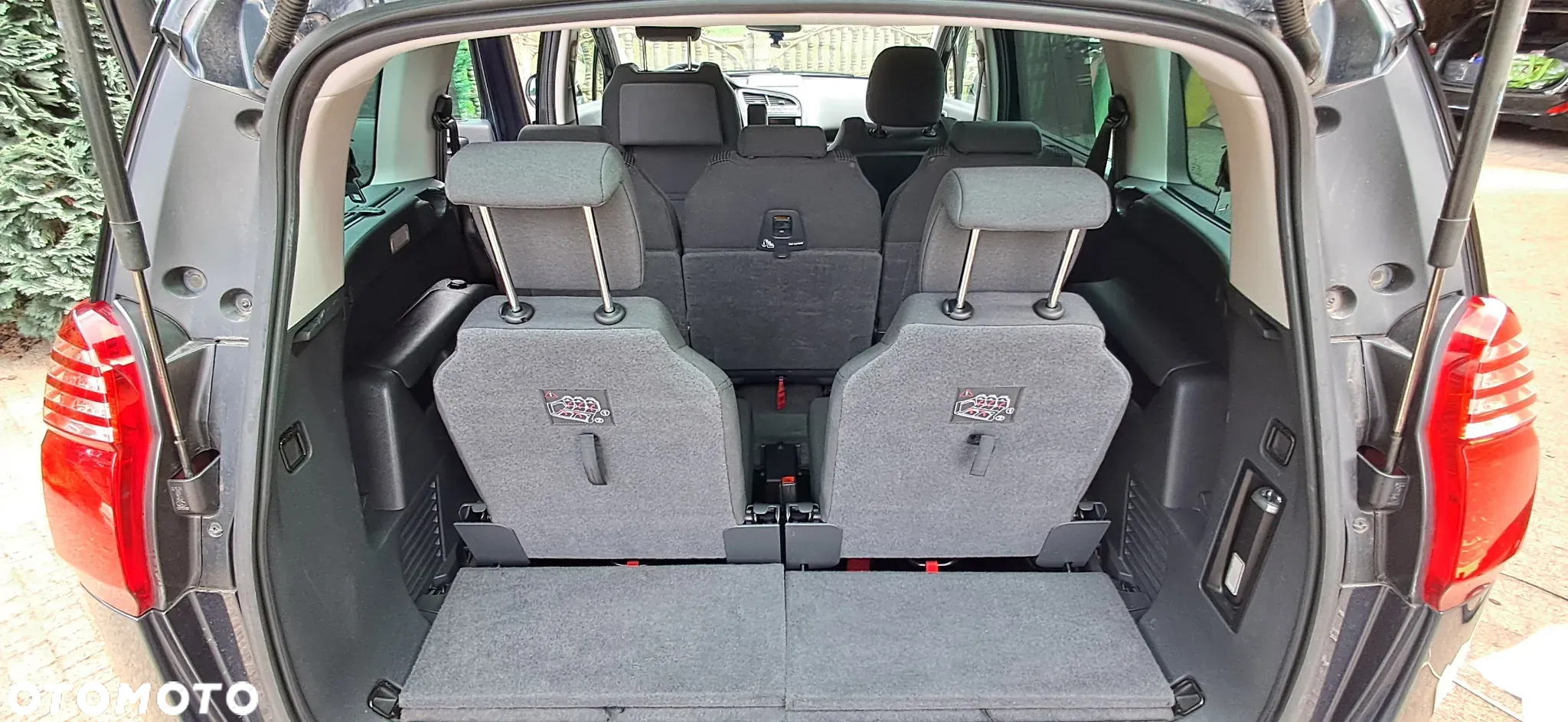 Peugeot 5008 2.0 HDi Allure 7os - 29