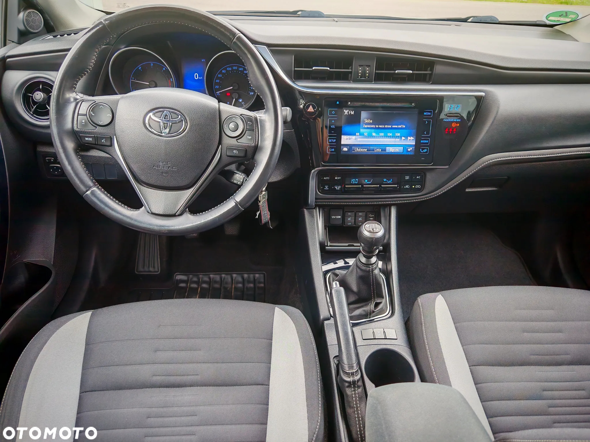 Toyota Auris 1.6 D-4D Premium - 25